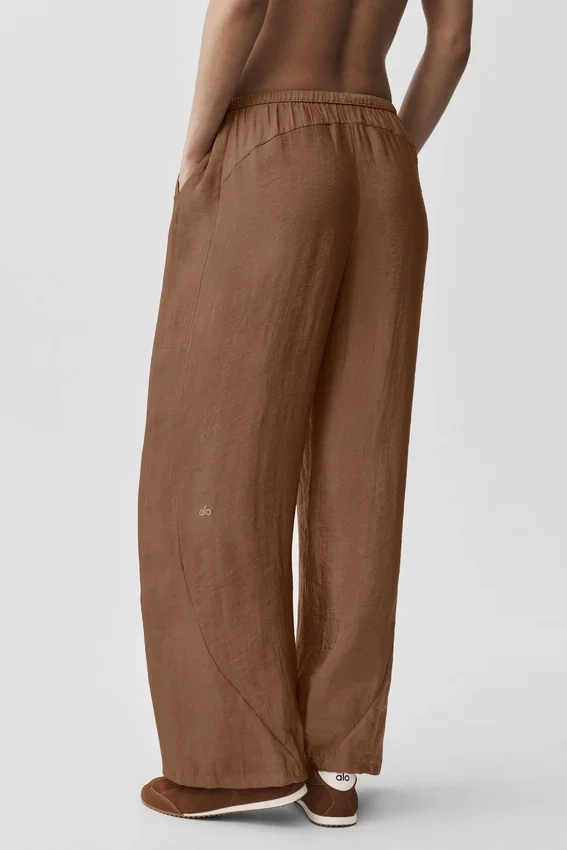 Halbtransparente „Golden Hour“-Hose mit High-Waist und geradem Bein – Sun Kissed Brown