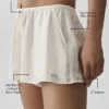 Halbtransparente „Golden Hour“-Shorts mit mittlerer Leibhöhe – Elfenbein
