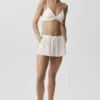 Halbtransparente „Golden Hour“-Shorts mit mittlerer Leibhöhe – Elfenbein