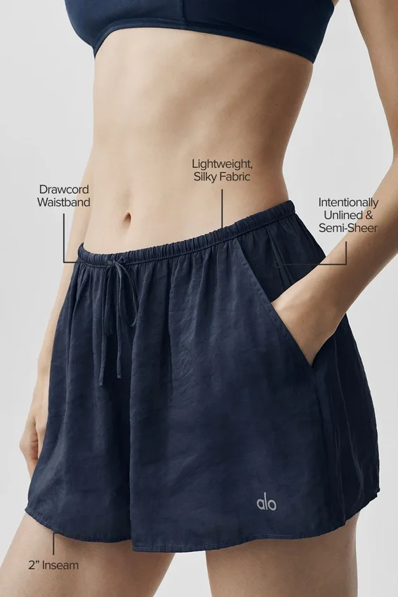 Halbtransparente „Golden Hour“-Shorts mit mittlerer Leibhöhe – Marineblau