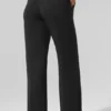 Halbtransparente, zarte Lounge-Hose mit ausgestelltem Bein – Schwarz