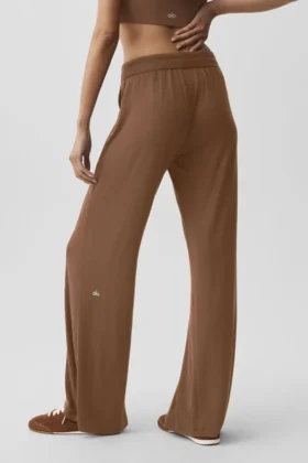 Halbtransparente, zarte Lounge-Hose mit ausgestelltem Bein – Sun Kissed Brown