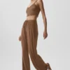 Halbtransparente, zarte Lounge-Hose mit ausgestelltem Bein – Sun Kissed Brown