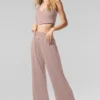 Halbtransparente, zarte Lounge-Hose mit ausgestelltem Bein – Taupe