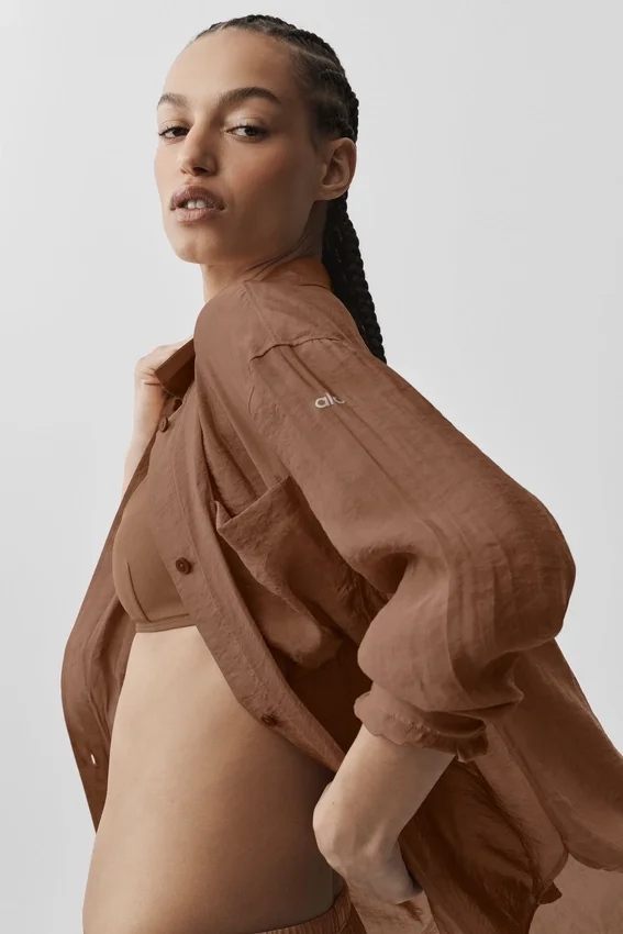 Halbtransparentes „Golden Hour“-Langarmshirt mit Knopfleiste – Sun Kissed Brown
