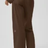 High Road Hose mit geradem Bein – Espresso