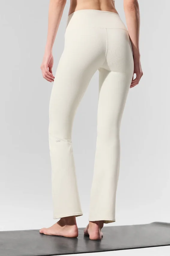 High-Waist Airbrush 7/8 Bootcut-Leggings – Elfenbein
