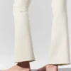 High-Waist Airbrush 7/8 Bootcut-Leggings – Elfenbein