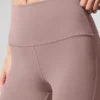 High-Waist Airbrush 7/8 Bootcut-Leggings – Taupe