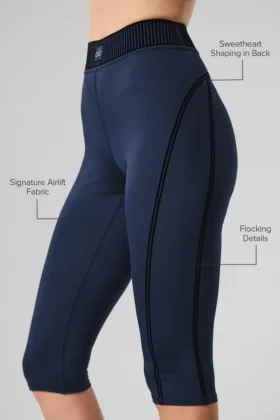 High-Waist Airlift Capri-Hose – Marineblau