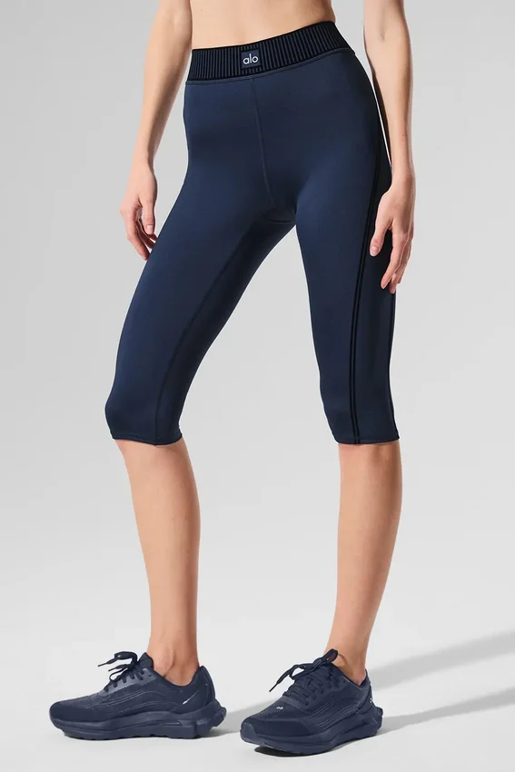 High-Waist Airlift Capri-Hose – Marineblau