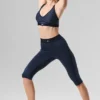 High-Waist Airlift Capri-Hose – Marineblau