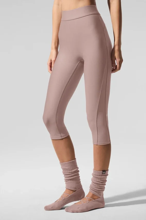 High-Waist Airlift Capri-Hose – Taupe