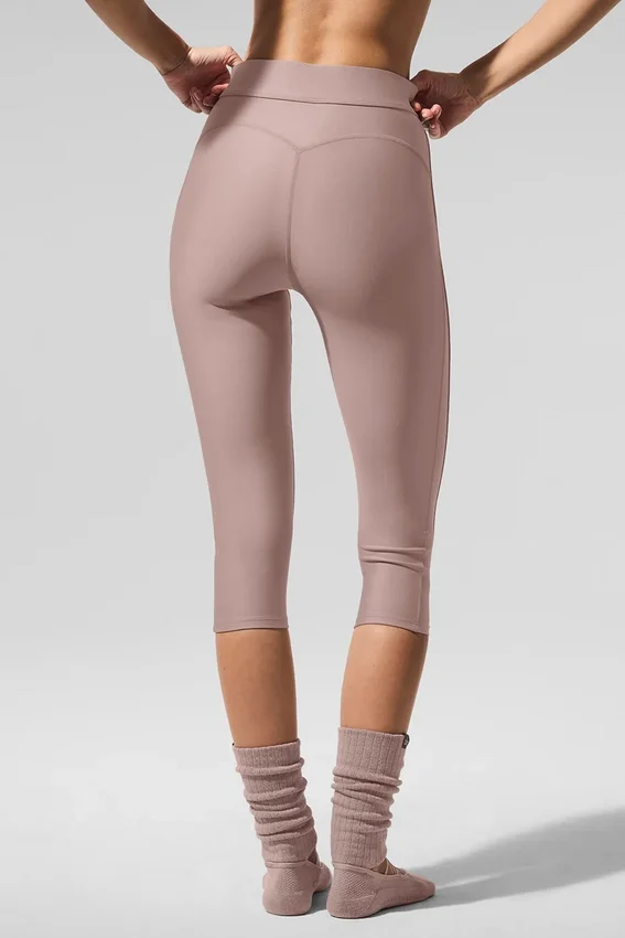 High-Waist Airlift Capri-Hose – Taupe
