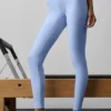High-Waist Airlift Legging – Hellprovenceblau