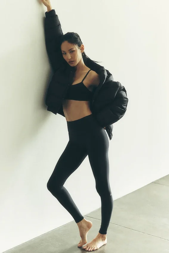 High-Waist Airlift Legging – Schwarz