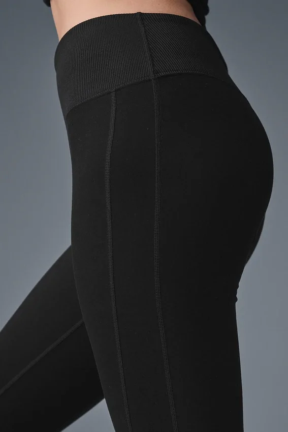 High-Waist Alosoft Lounge Leggings – Schwarz