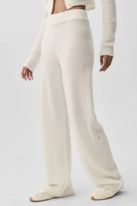 High-Waist-Hose aus Wolle und Kaschmir mit weitem Bein aus der „New Class“-Kollektion – Elfenbein