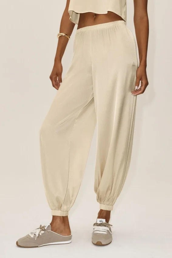 High-Waist-Radiance-Hose aus Seidenmischung – Sandy Beige