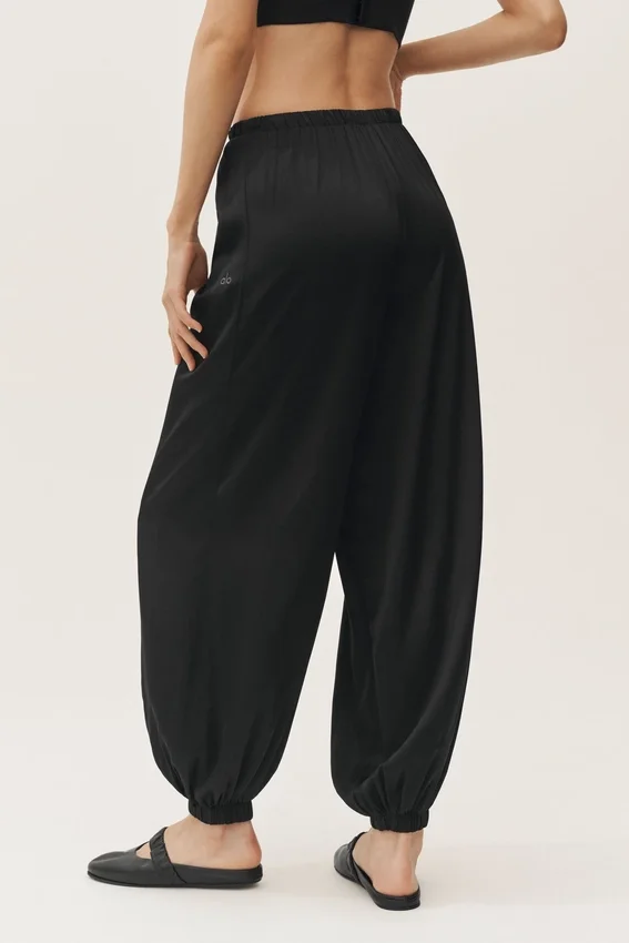 High-Waist-Radiance-Hose aus Seidenmischung – Schwarz