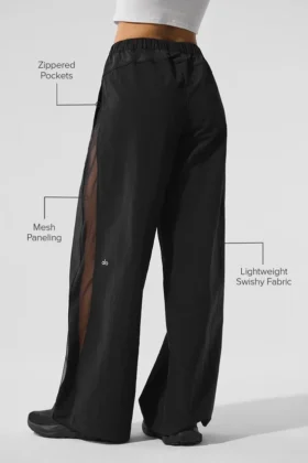 High-Waist-Trainingshose mit weitem Bein – Schwarz