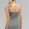 Highline-Kleid aus geripptem Pullover – Lunar Grey/Weiß