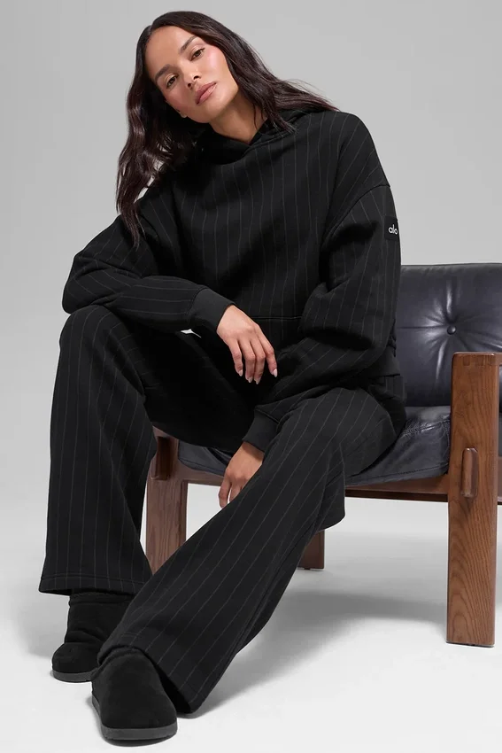 Hoodie mit Nadelstreifen – Schwarze Nadelstreifen