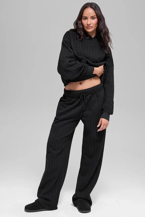 Hoodie mit Nadelstreifen – Schwarze Nadelstreifen