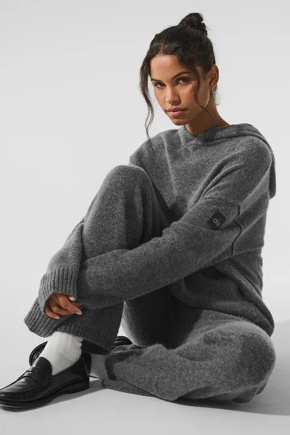 Hoodie „New Class“ aus Wolle und Kaschmir – Platinum Grey