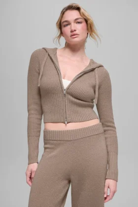 Hoodie „Noble“ aus Wolle und Kaschmir mit Rippbündchen und durchgehendem Reißverschluss – Chai Latte