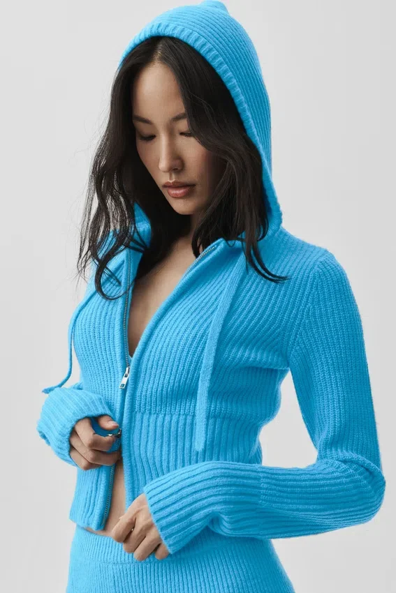 Hoodie „Noble“ aus Wolle und Kaschmir mit Rippstruktur und durchgehendem Reißverschluss – Azurblau