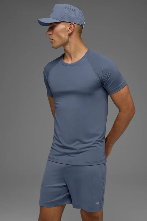Idol Rundhals-T-Shirt mit Kurzarmshirts – Bluestone