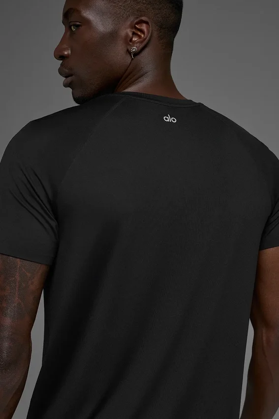 Idol Rundhals-T-Shirt mit Kurzarmshirts – Schwarz