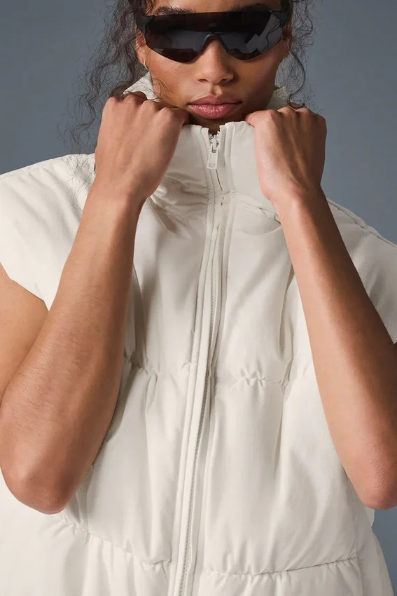Incline Puffer-Weste – Elfenbein