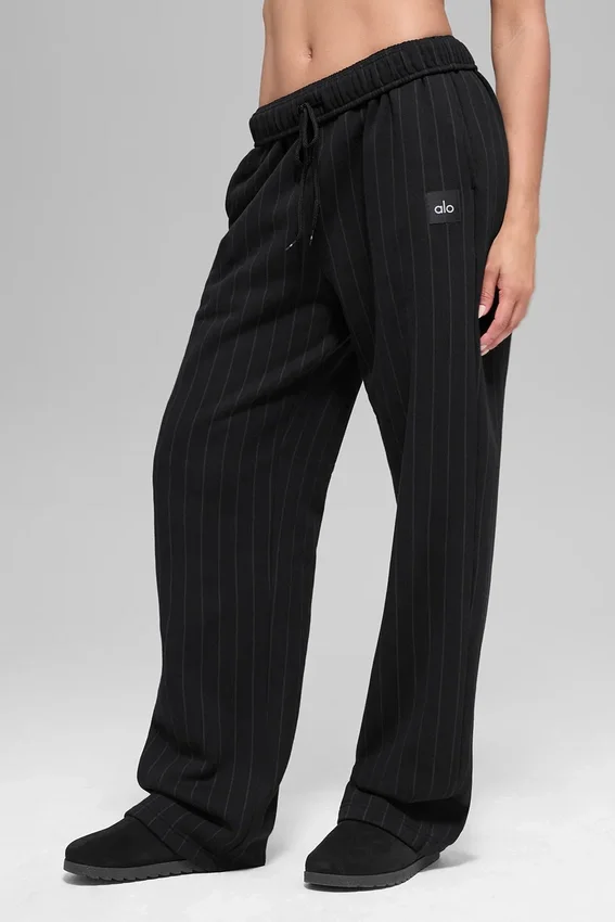 Jogginghose mit geradem Bein und Nadelstreifen – Black Pinstripe
