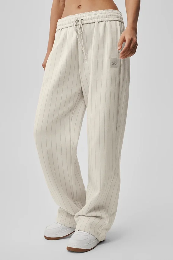 Jogginghose mit geradem Bein und Nadelstreifen – Bone Pinstripe
