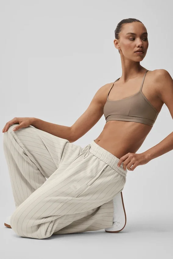Jogginghose mit geradem Bein und Nadelstreifen – Bone Pinstripe