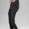 Jogginghose „New Class“ aus Wolle und Kaschmir mit High-Waist-Taille – Schwarz