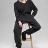 Jogginghose „New Class“ aus Wolle und Kaschmir mit High-Waist-Taille – Schwarz