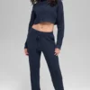 Kabelgestrickter, verkürzter Winter Bliss-Rollkragenpullover mit Langarmshirts – Navy
