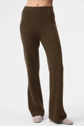 Kaschmir-High-Waist-Hose mit flauschigem Waffelmuster – Espresso