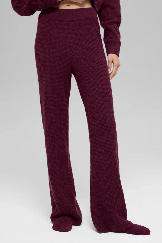 Kaschmir-High-Waist-Hose mit plüschigem Waffelmuster – Burgunderrot