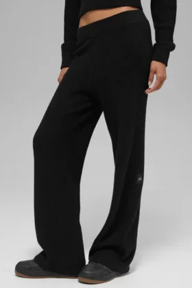Kaschmir-High-Waist-Hose mit plüschigem Waffelstrick – Schwarz