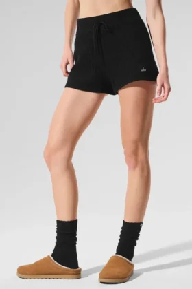 Kaschmir-High-Waist-Shorts mit flauschigem Waffelmuster – Schwarz