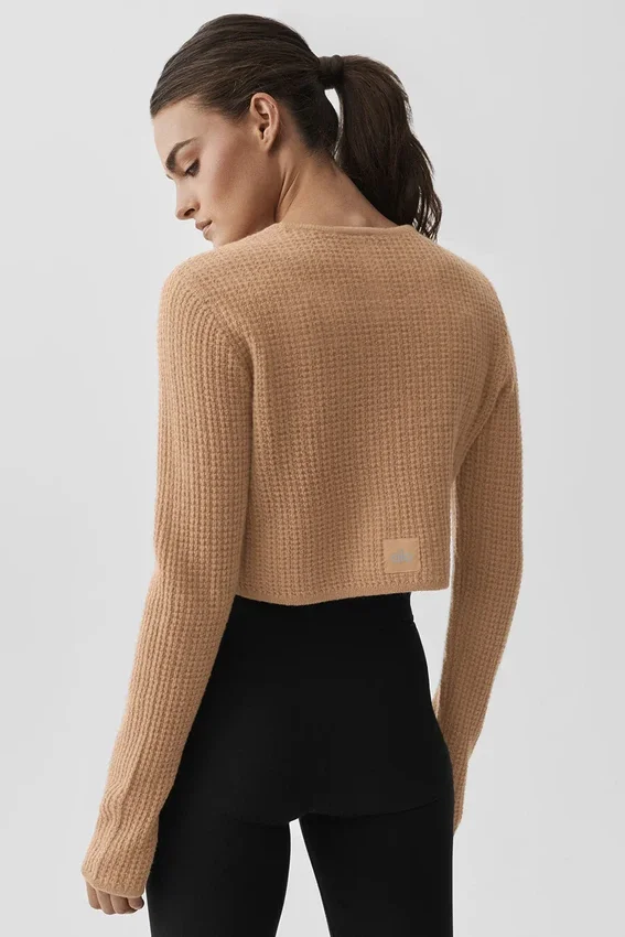 Kaschmir-Plüsch-Waffelpullover mit Langarmshirts und verkürztem Schnitt – Toasted Almond