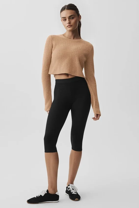 Kaschmir-Plüsch-Waffelpullover mit Langarmshirts und verkürztem Schnitt – Toasted Almond