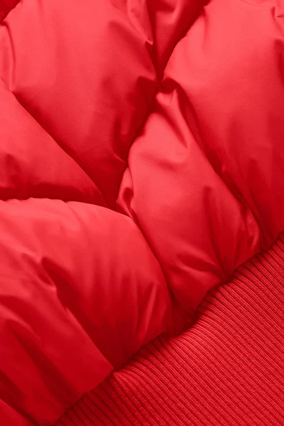 Kürz geschnittene „Atmosphere“-Daunenjacke – Leuchtend rot