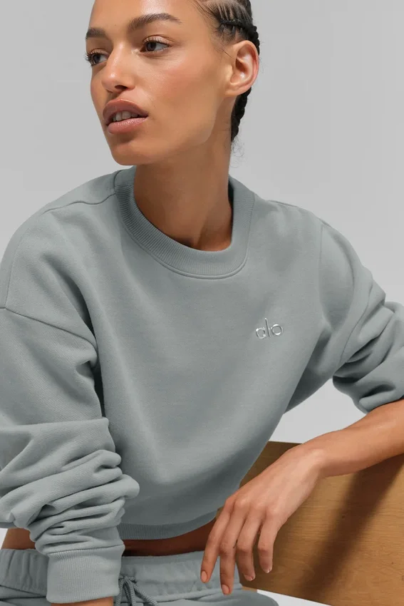 Kürzer Accolade-Rundhalspullover – Lunar Grey