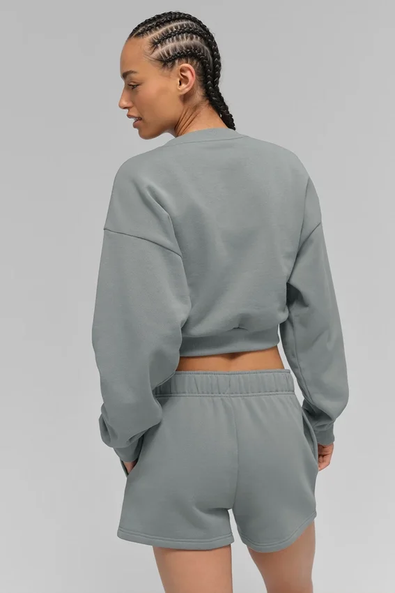 Kürzer Accolade-Rundhalspullover – Lunar Grey