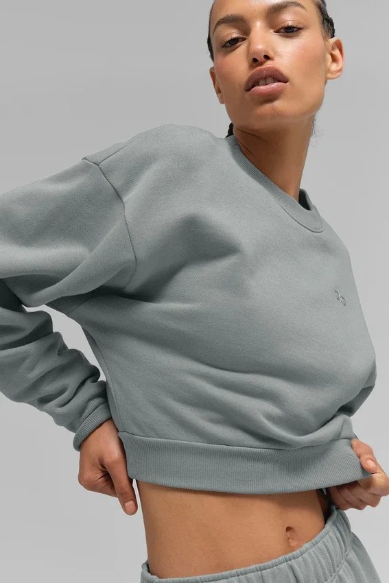 Kürzer Accolade-Rundhalspullover – Lunar Grey